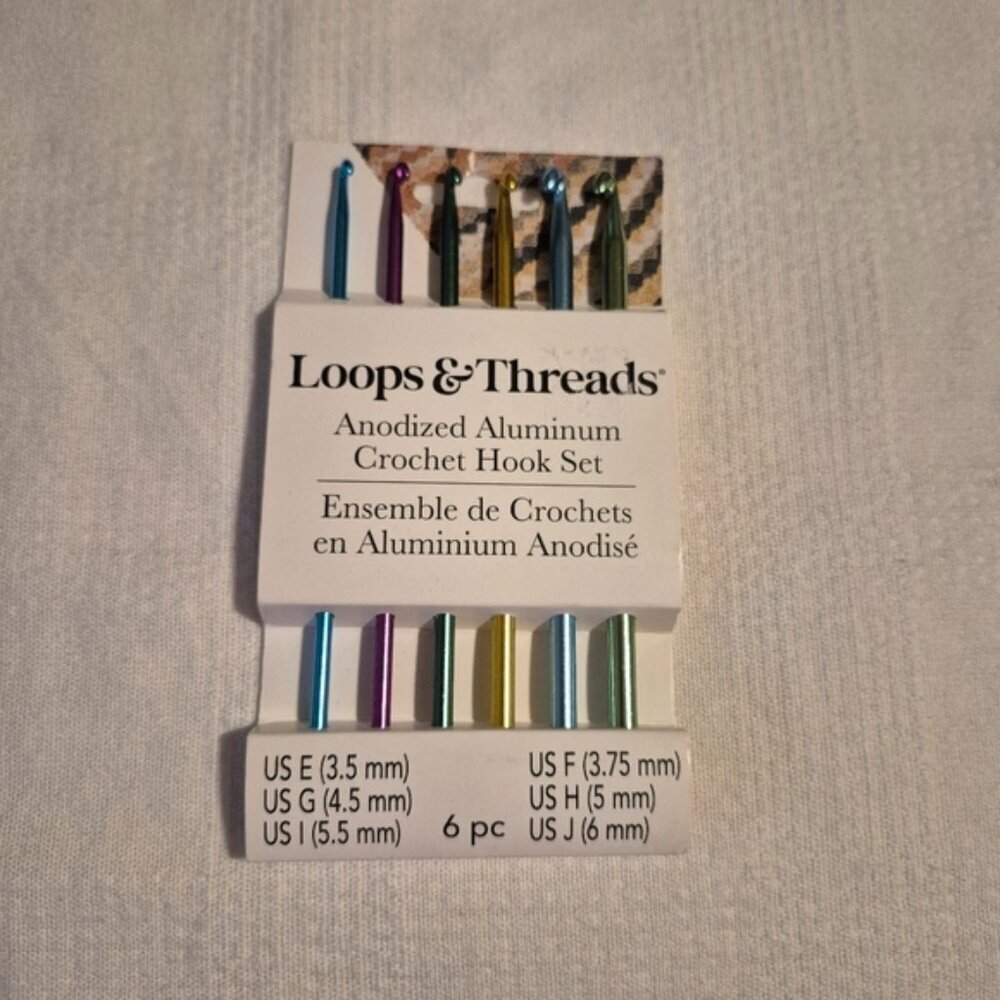 Loops & Threads 6 piece crochet hooks sizes E 3.5 through J 6mm, New